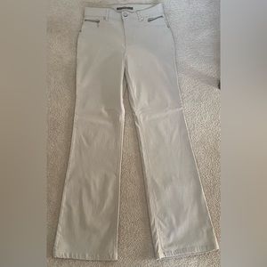 Simon  Chang Size  4  Exc  Shape Flare leg